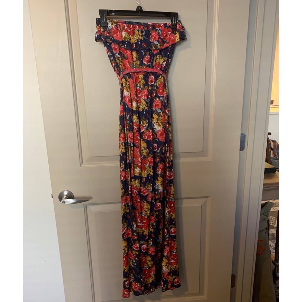 Strapless Floral Maxi Dress with Matching Belt - Picture 2 of 5